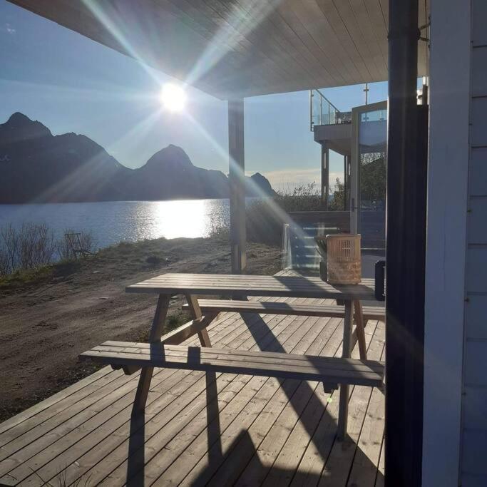 Senja, Husoy I Senja. Leilighet Med Utsikt Over Fjord Og Fjell Tofta Exteriör bild